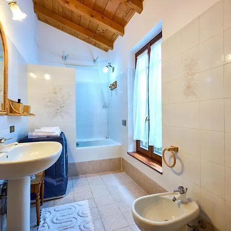 Casa Bruna - 100m Dal Maggiore Apartament